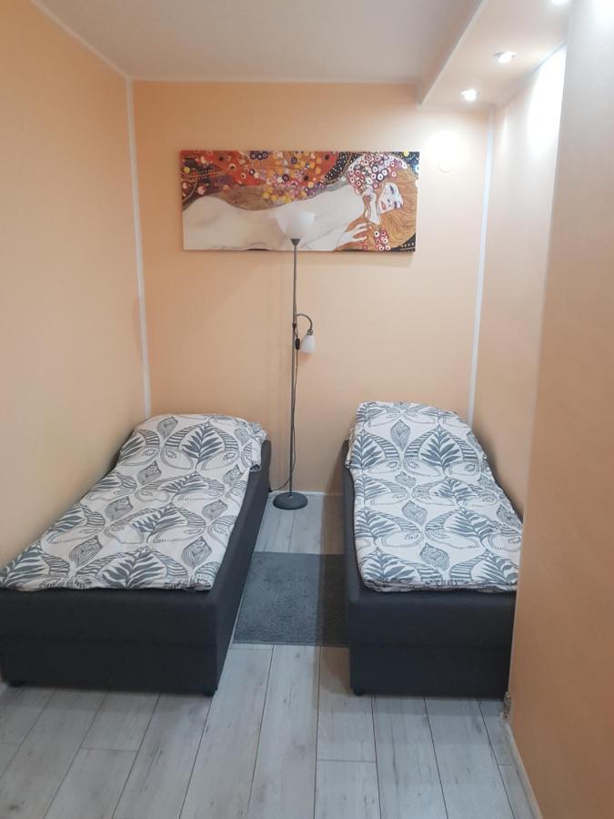 Apartament W2, Mieszkanie Dla Wszystkich コニン エクステリア 写真